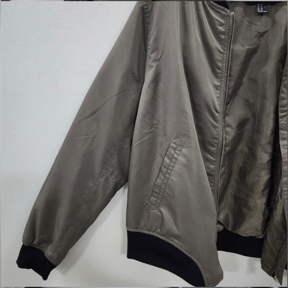 Forever 21 Bomber Jacket - Picture 5 of 9